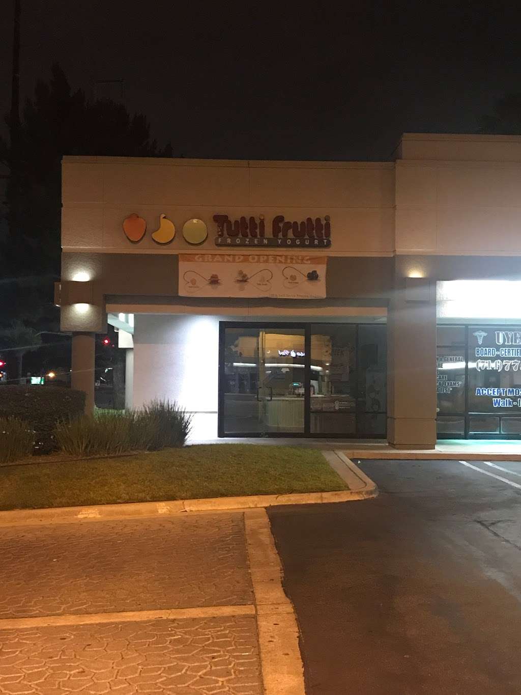 Tutti Frutti Frozen Yogurt | 710 S Harbor Blvd, Santa Ana, CA 92704