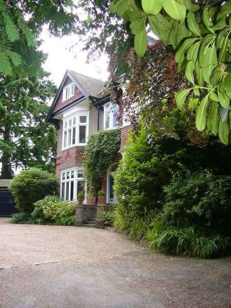 Warwick Park Bed and Breakfast | 88 Warwick Park, Tunbridge Wells TN2 5EN, UK | Phone: 07773 292757