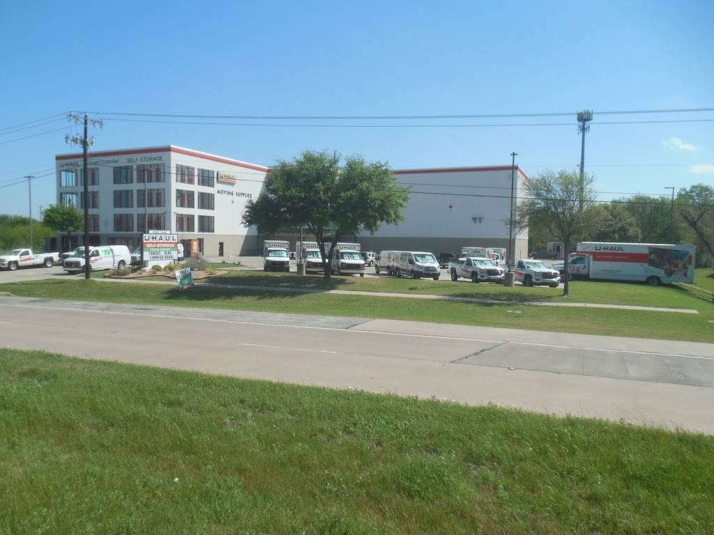 U-Haul Moving & Storage of Grapevine | 3501 William D Tate Ave, Grapevine, TX 76051, USA | Phone: (817) 416-6430