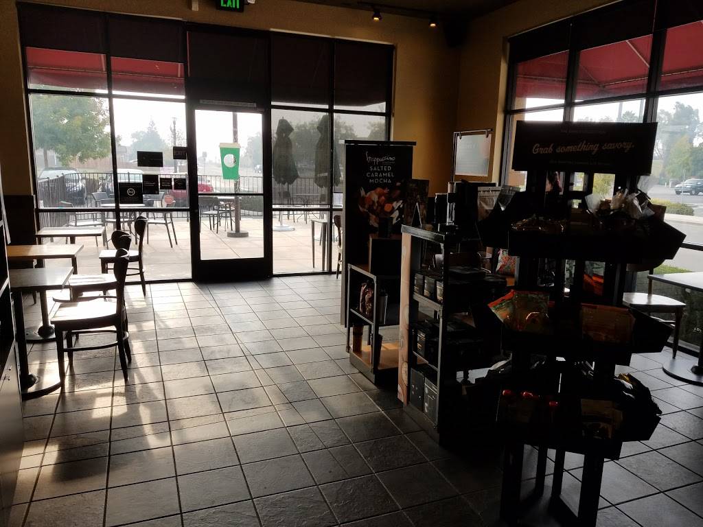 Starbucks | 216 W Merced St, Fowler, CA 93625, USA | Phone: (559) 834-3206