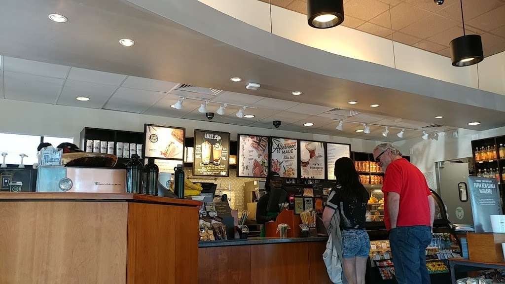 Starbucks | 4670 N Socrum Loop Rd, Lakeland, FL 33809, USA | Phone: (863) 859-0313