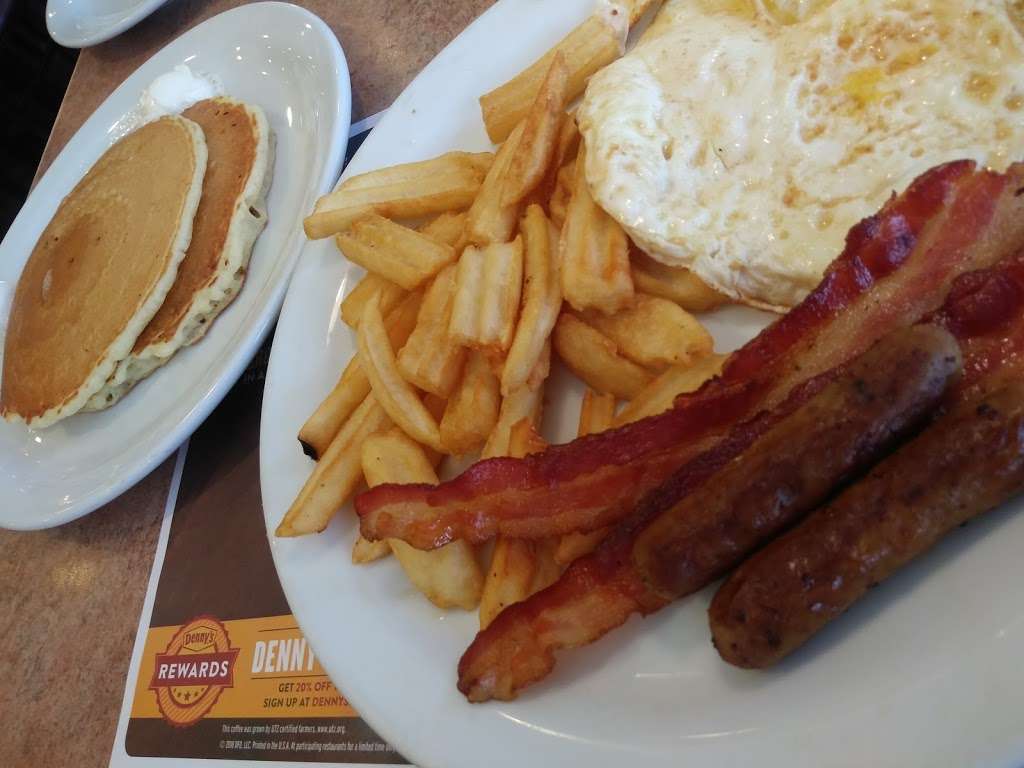 Dennys | 894 Cypress Gardens Blvd, Winter Haven, FL 33880, USA | Phone: (863) 294-8183