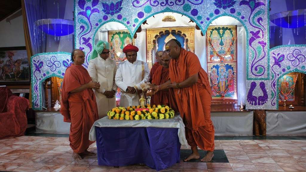 Shree Swaminarayan Mandir - Vadtal Sansthan | 2114 Pine St, Grand Prairie, TX 75050, USA | Phone: (972) 263-7637