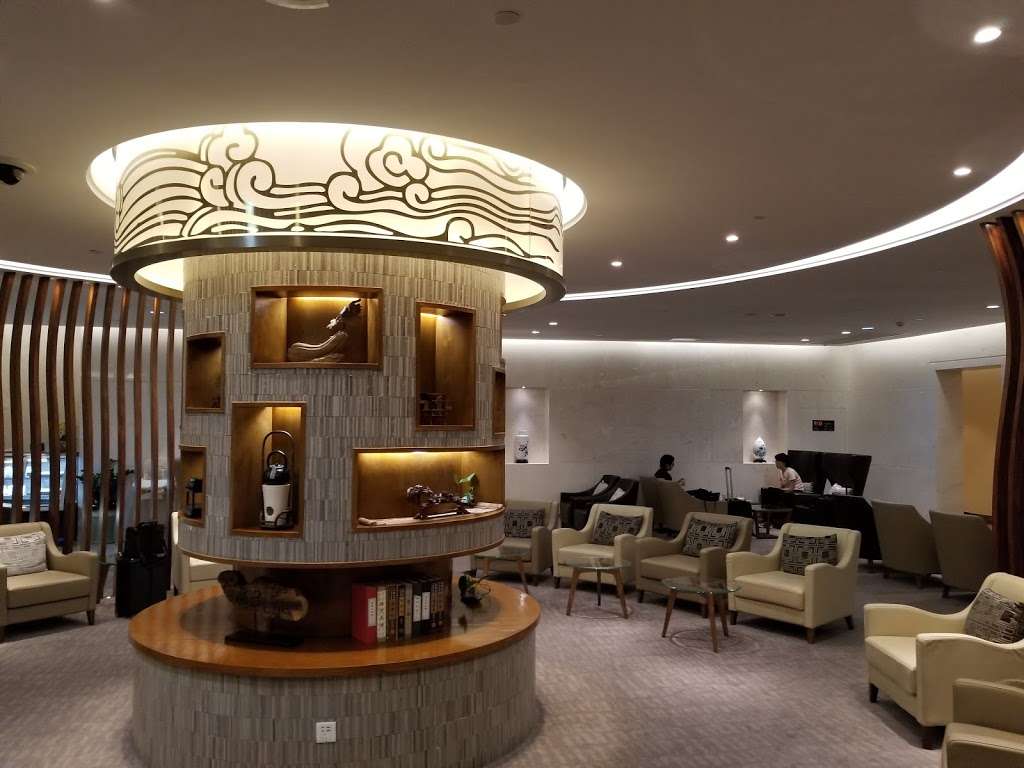 The Executive Lounge | George Bush Intercontinental Airport, Terminal D, Houston, TX 77032, USA | Phone: (281) 209-9720