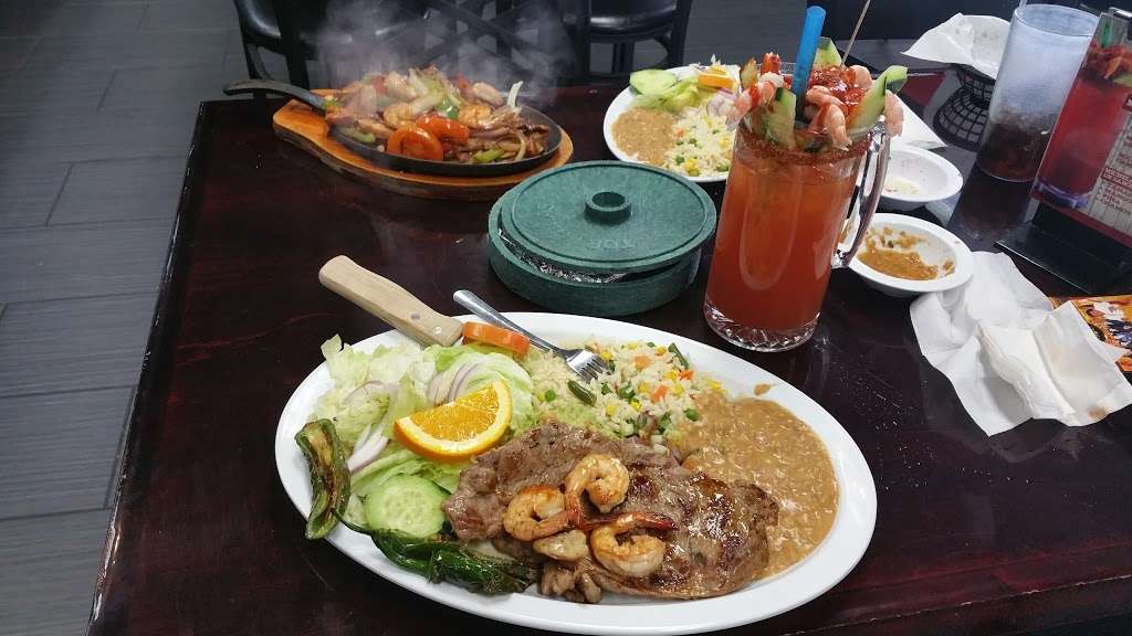 El 30 Mariscos Mexican Seafood Restaurant | 606 Ventura Rd Frontage Rd, Oxnard, CA 93030, USA | Phone: (805) 330-3029