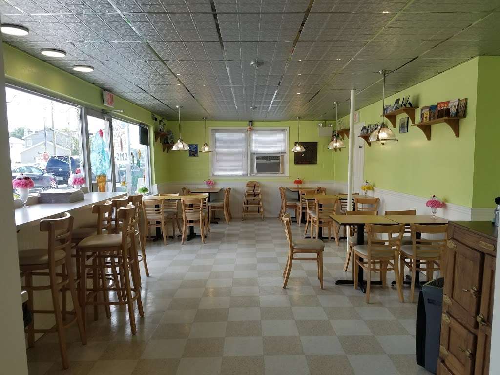 Nana and Poppys Ice cream Parlor | 4310 Park Rd, Sea Isle City, NJ 08243 | Phone: (609) 478-2112