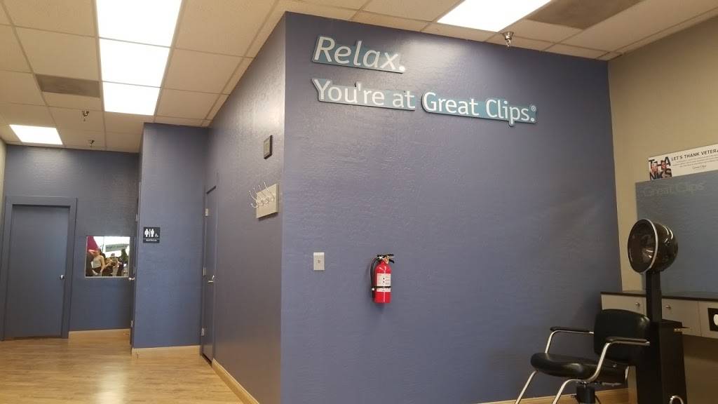 Great Clips | 10659 W Grand Ave Ste 3, Sun City, AZ 85351, USA | Phone: (623) 972-1038