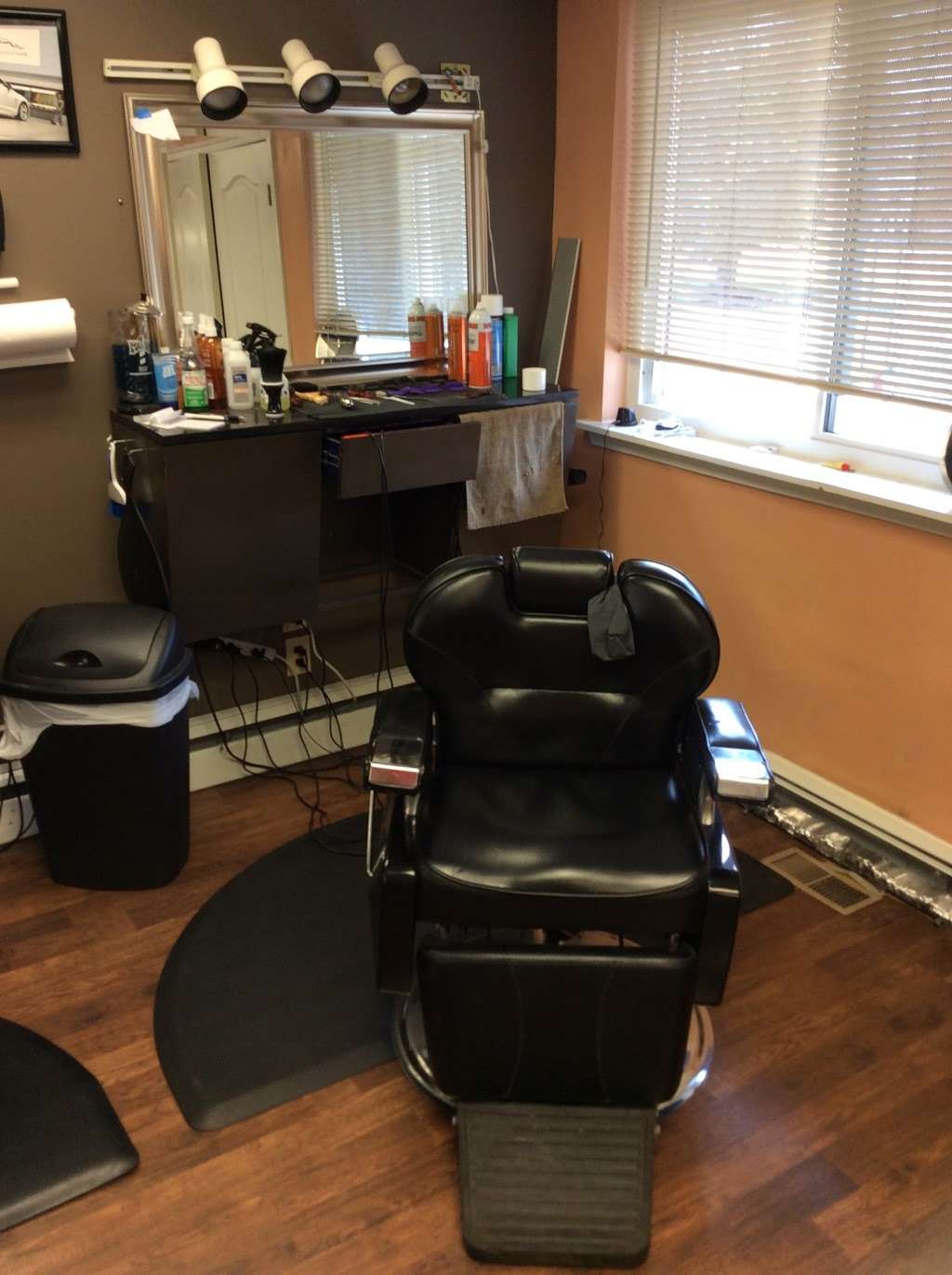 BKS Barber Shop & Beauty Salon | 144 S White Horse Pike, Somerdale, NJ 08083, USA | Phone: (856) 783-8444