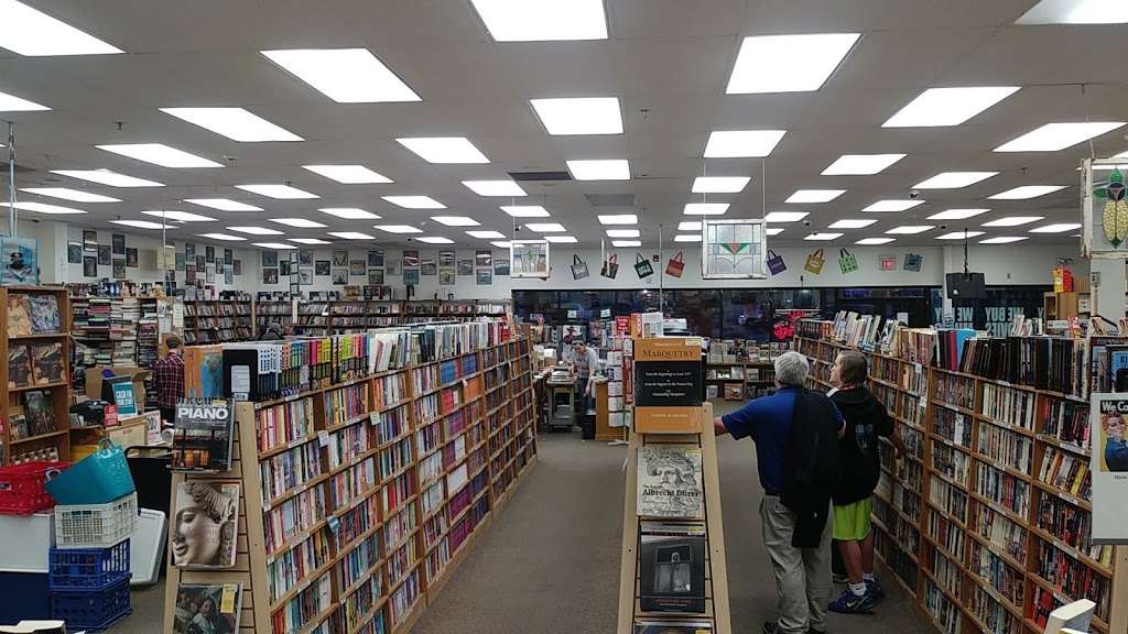 Half Price Books Olathe | 15309 W 119th St, Olathe, KS 66062, USA | Phone: (913) 829-9959