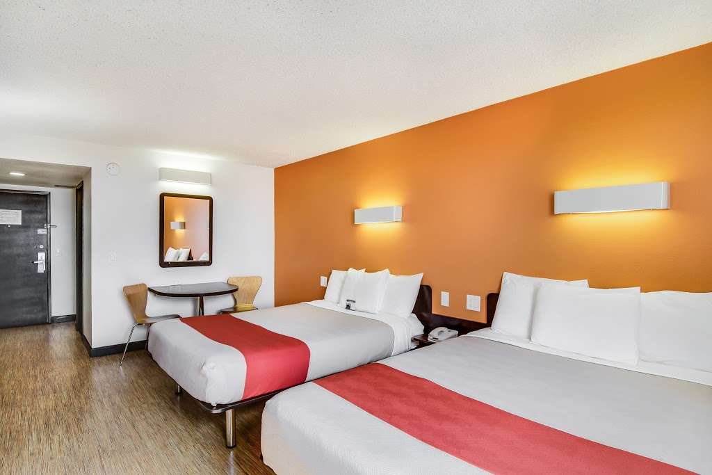 Motel 6 Carson CA | 888 E Dominguez St, Carson, CA 90746 | Phone: (310) 715-6688