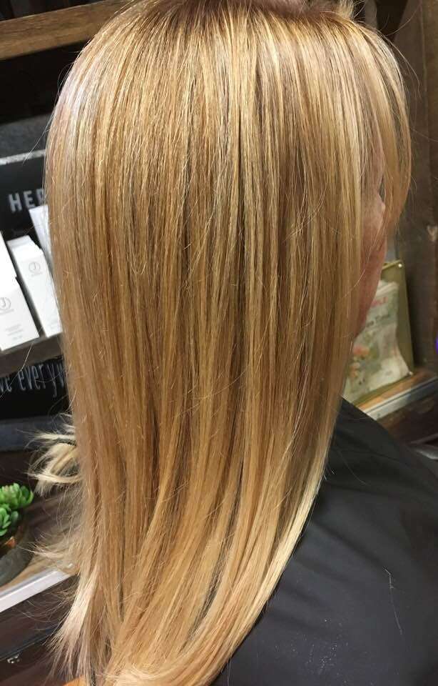 Kerry Reardon (Hairdbykerry) @ Rebel Hair Studio | 124 Washington Street, Norwell, MA 02061, USA | Phone: (781) 248-5964