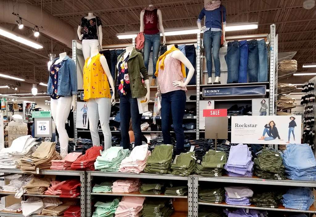 Old Navy | 5778 Fairmont Pkwy, Pasadena, TX 77505 | Phone: (281) 487-7231