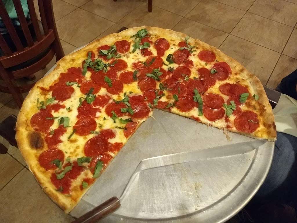 Lindas Pizza and Italian Restaurant Manchester, N.J. | 1900 NJ-37, Manchester Township, NJ 08759, USA | Phone: (732) 941-4150
