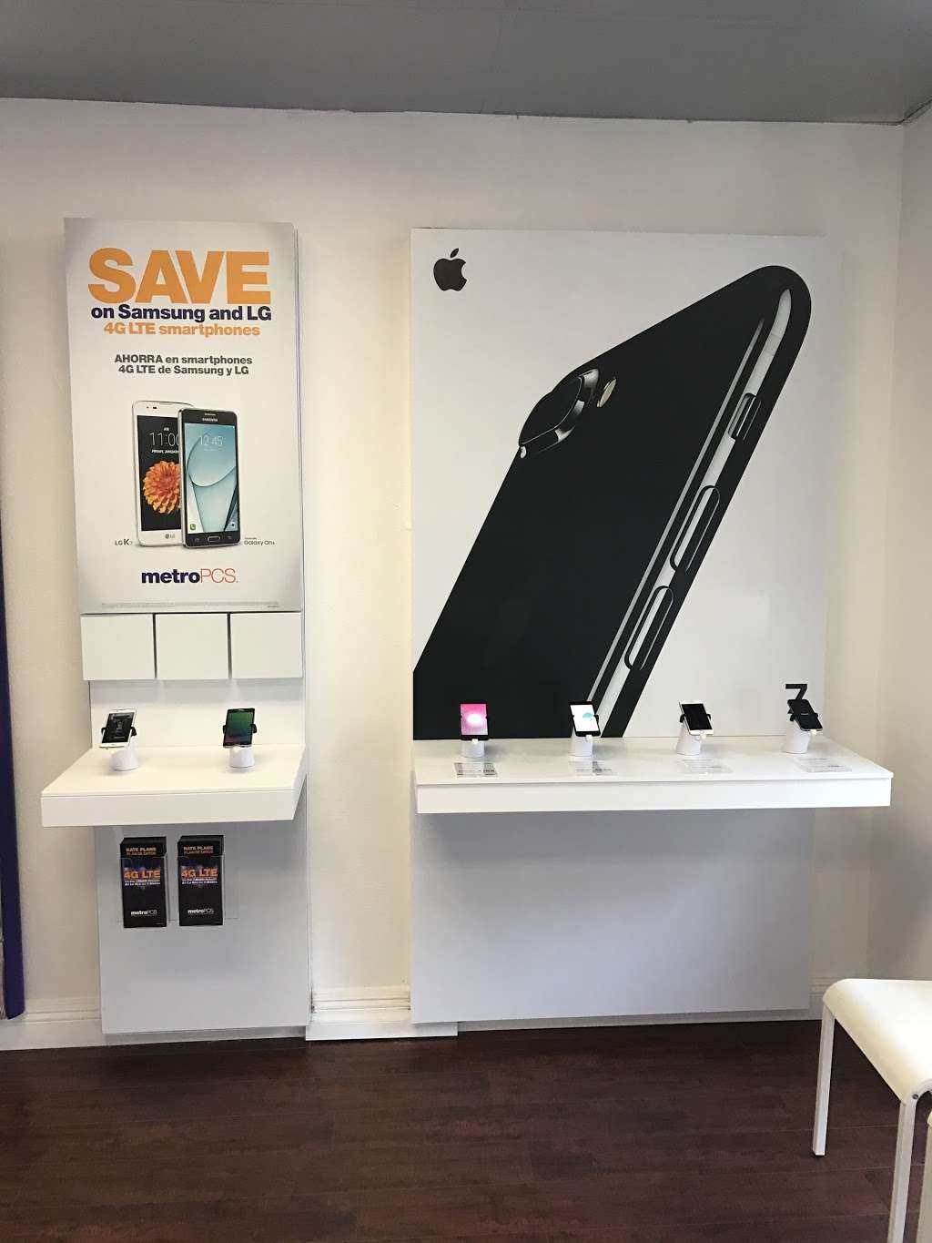 Metro by T-Mobile | 1718 W Chapman Ave, Orange, CA 92868, USA | Phone: (657) 236-4535