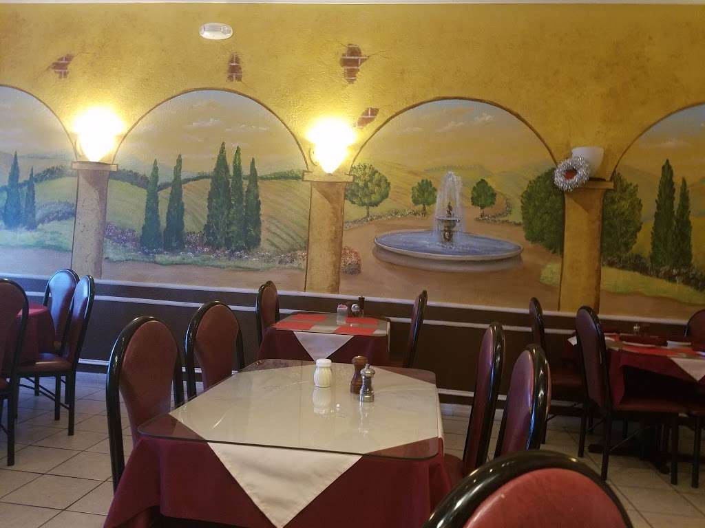 Pazza Luna Restaurant | 2932 Pleasant Hill Rd, Kissimmee, FL 34746, USA | Phone: (407) 847-9938