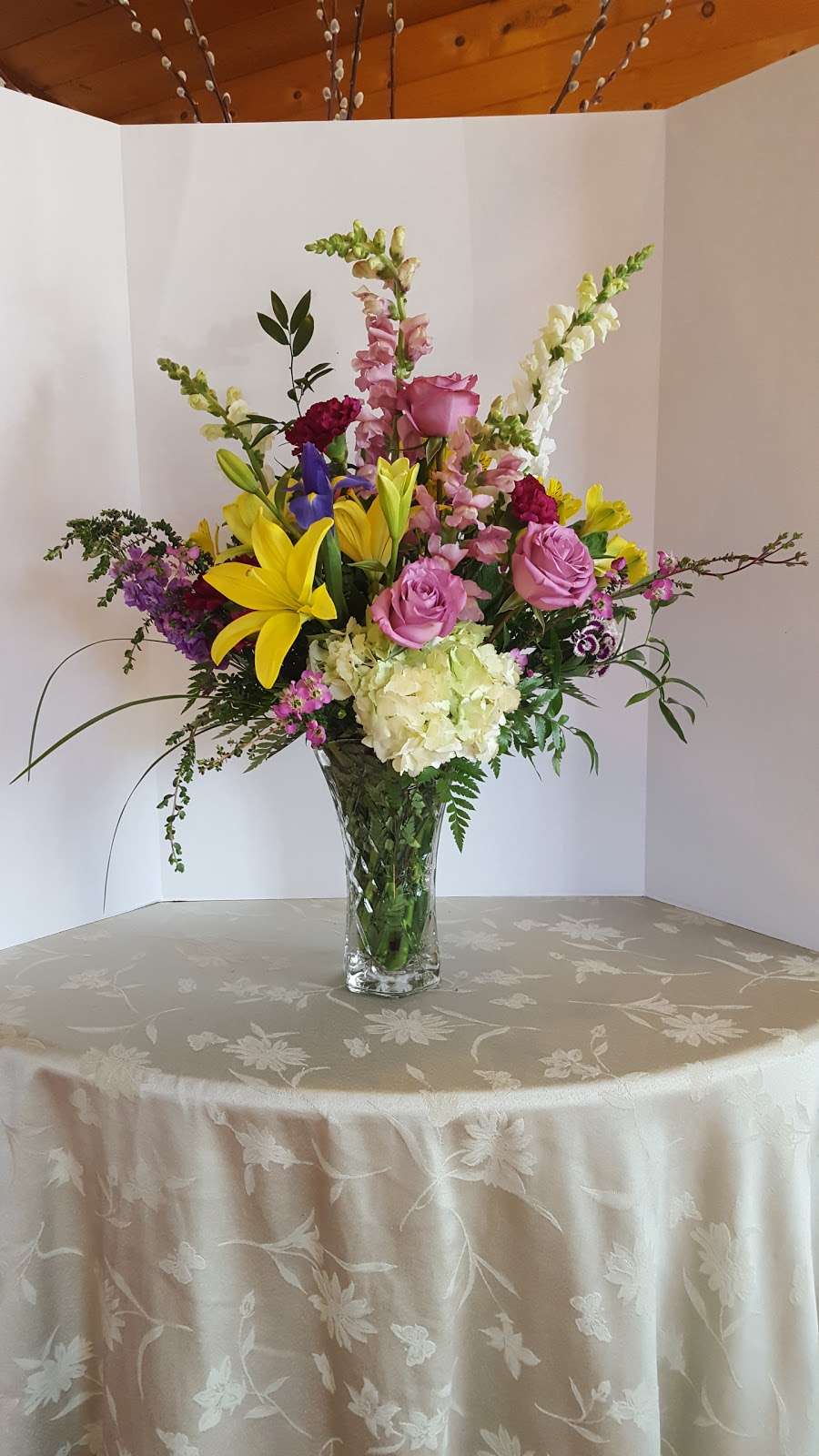 Foti Flowers At Yuess Gardens | 406 3rd St, Newburgh, NY 12550, USA | Phone: (845) 561-0795