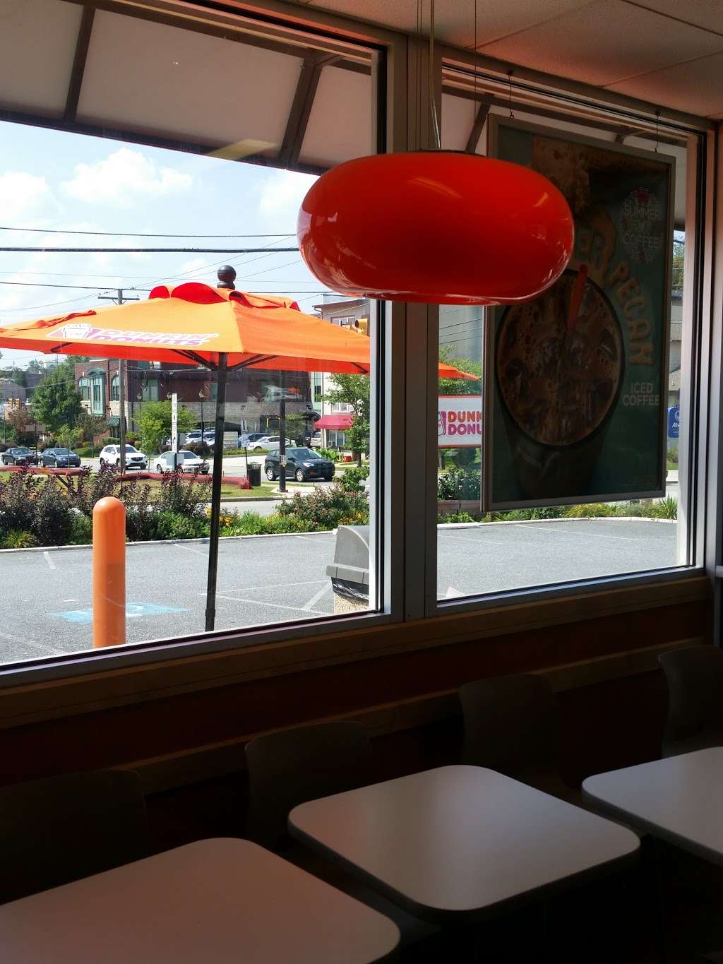 Dunkin | 400 E Baltimore Ave, Media, PA 19063 | Phone: (484) 842-0075