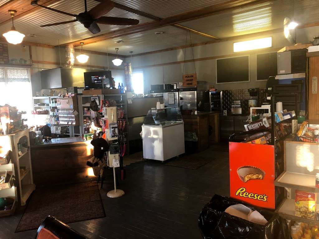 Captains Corner | 18419 Collins Rd, Smithville, MO 64089, USA | Phone: (816) 532-0442