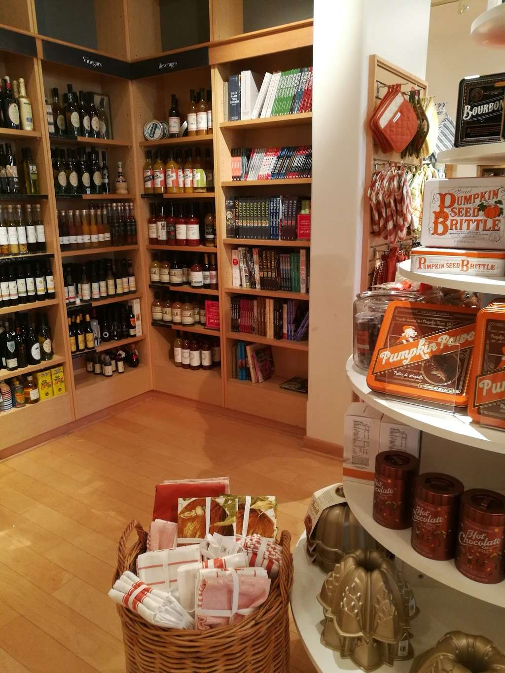 Williams-Sonoma | 926 Lehigh Valley Mall #1310, Whitehall, PA 18052 | Phone: (610) 264-0360