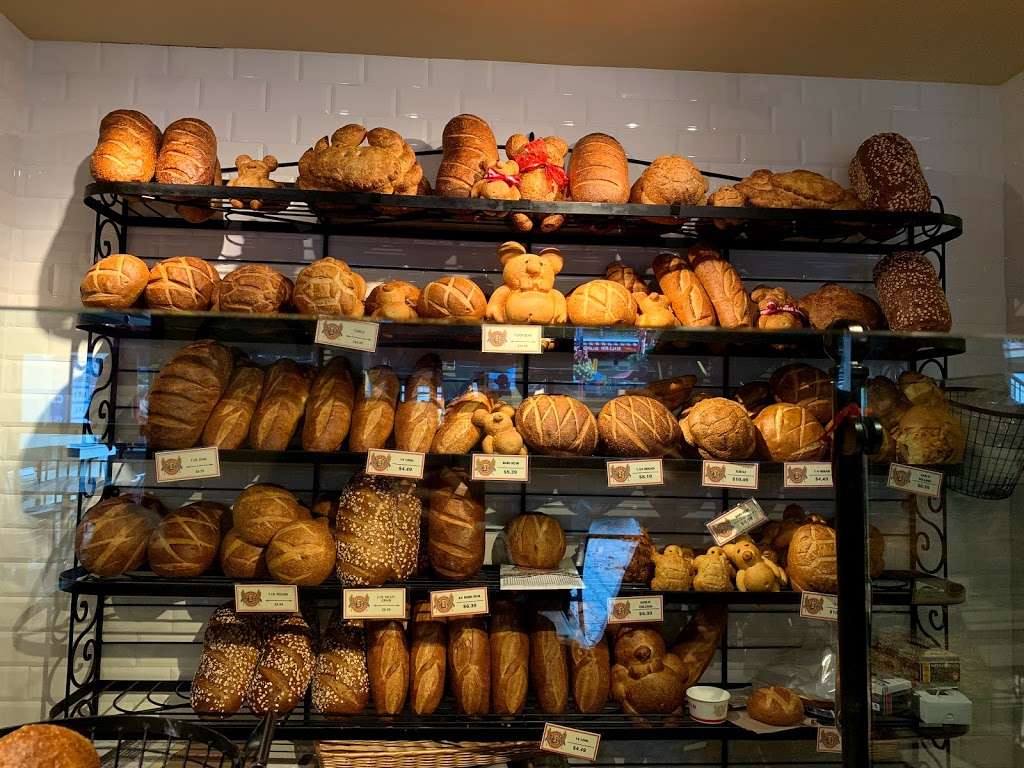 Boudin Bakery & Cafe | Pier 39, Space 5-Q, Pier 39, San Francisco, CA 94133, USA | Phone: (415) 421-0185