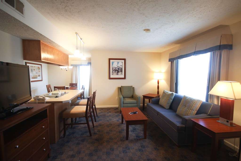 Charwood Suites | 2000 Charwood Dr, Columbus, IN 47201, USA | Phone: (812) 378-4840