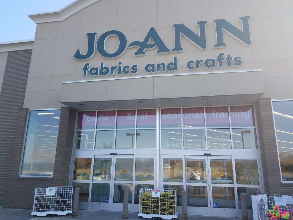 JOANN Fabrics and Crafts | 2201 NW Barry Rd, Kansas City, MO 64154, USA | Phone: (816) 436-1173