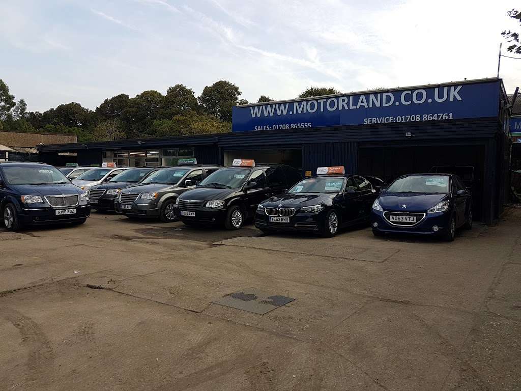 Motorland, Chrysler Grand Voyager specialist | 1A London Rd, Aveley, Purfleet, South Ockendon RM15 4XU, UK | Phone: 01708 865555