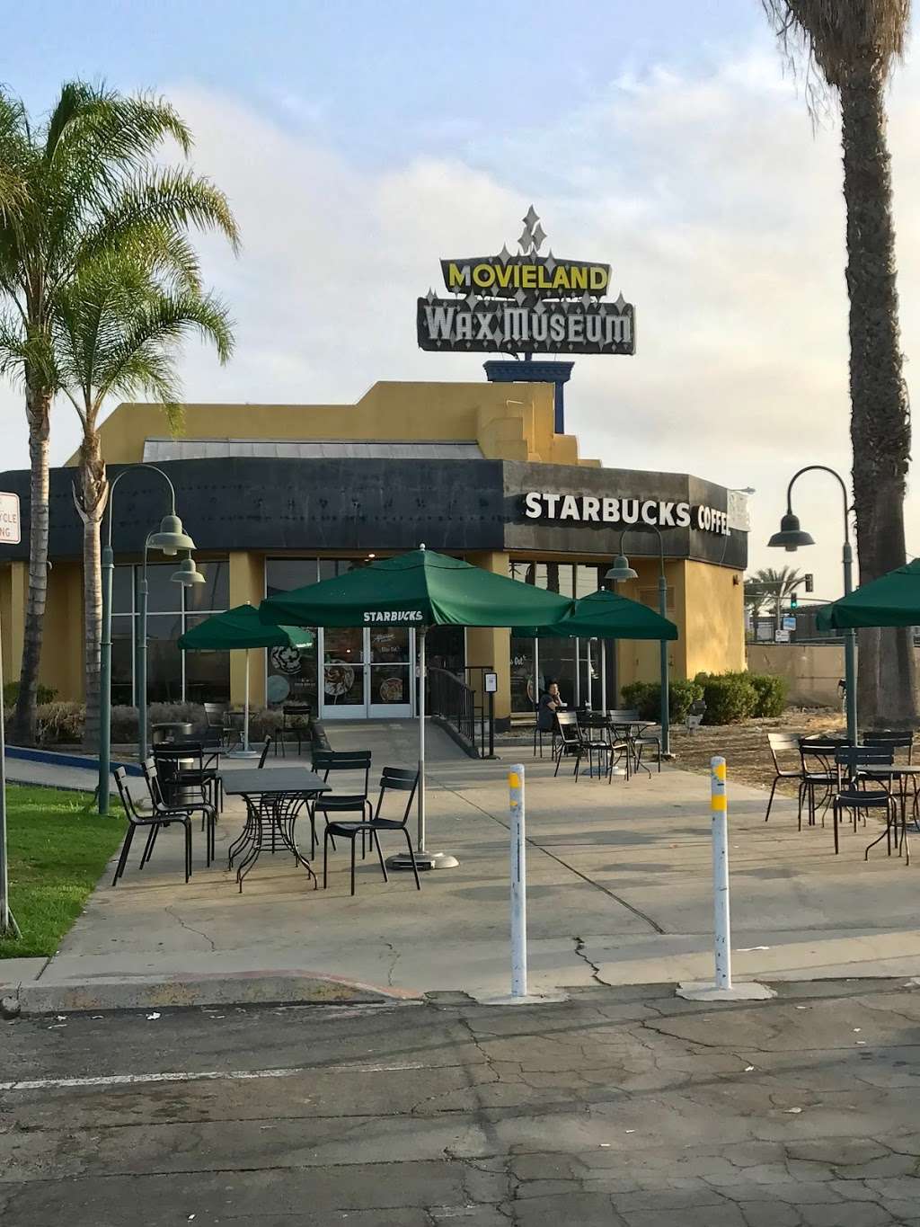 Starbucks | 7611 Beach Blvd, Buena Park, CA 90620, USA | Phone: (714) 228-5955