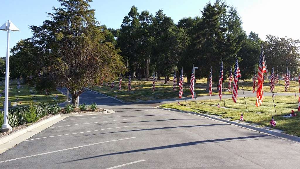 Oakwood Chapel | 3301 Paul Sweet Rd, Santa Cruz, CA 95065, USA | Phone: (831) 475-2464