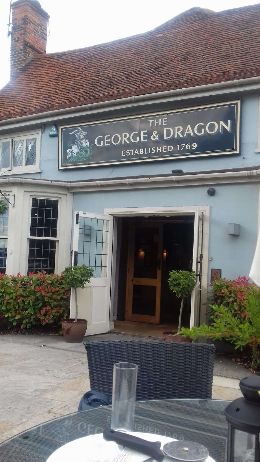 The George and Dragon | 294 Roman Rd, Mountnessing, Brentwood CM15 0TZ, UK | Phone: 01277 352461