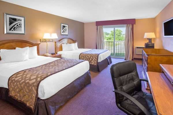 Days Inn by Wyndham Toledo | 1800 Miami St, Toledo, OH 43605, USA | Phone: (419) 666-5120