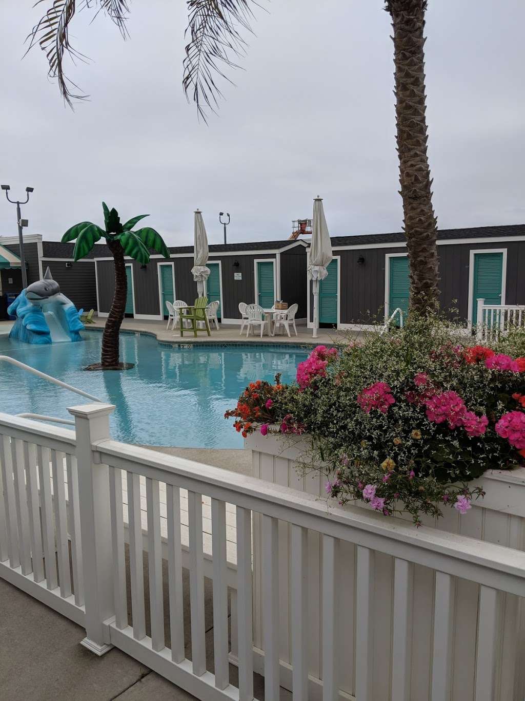 Chapel Beach Club | 1023 E Ocean Ave, Sea Bright, NJ 07760, USA | Phone: (732) 842-1176