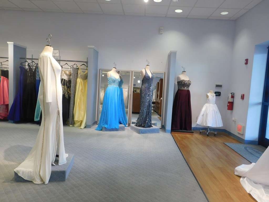 Aria Bridal and Formal | 2180 MacArthur Rd, Whitehall, PA 18052 | Phone: (610) 841-2995