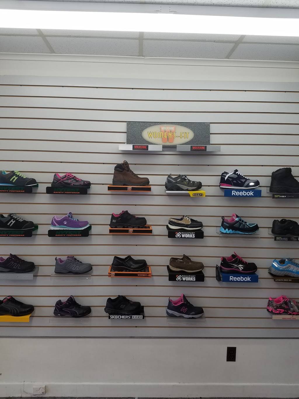 Saf-Gard Safety Shoes | 908 Peters Creek Pkwy A, Winston-Salem, NC 27103, USA | Phone: (800) 221-8843