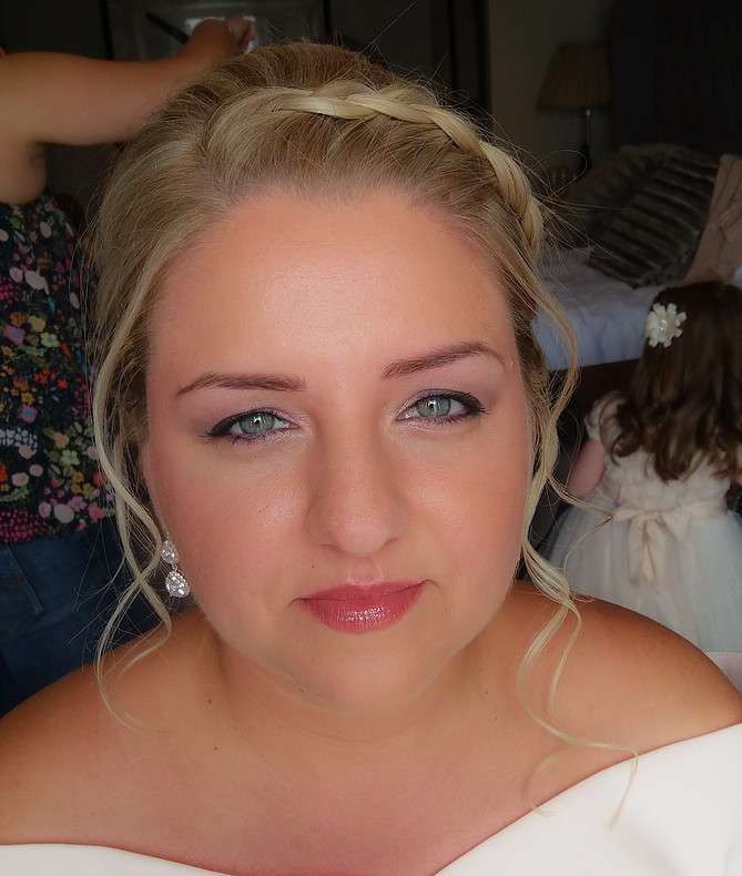 Bridal make up artist for Hertfordshire | 7 School Ln, Tewin, Welwyn AL6 0JR, UK | Phone: 07816 919097