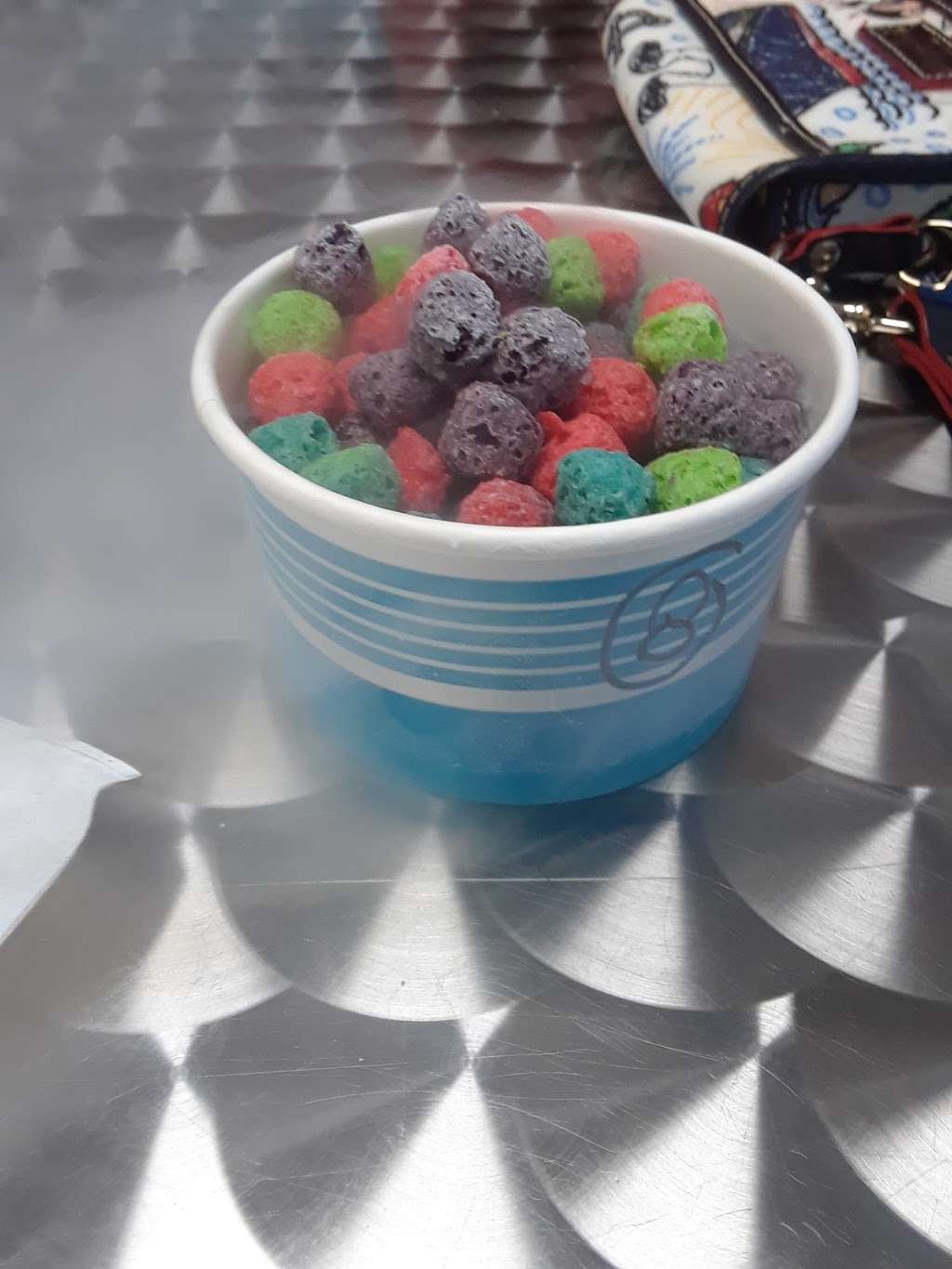 Frozen Nitrogen Ice Cream | 4498 N Alafaya Trail suite 330, Orlando, FL 32826, USA | Phone: (407) 286-6821