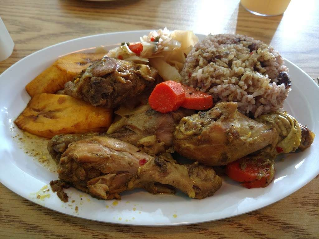 Island Spice Jamaican Restaurant | 325 Delaware St, Leavenworth, KS 66048 | Phone: (913) 297-2292