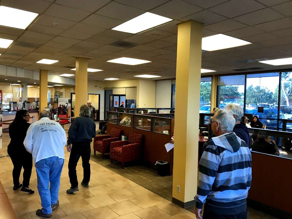 Wells Fargo Bank | 2740 Cochran St, Simi Valley, CA 93065, USA | Phone: (805) 583-0607