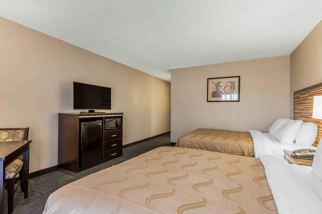 Quality Inn Fallbrook I-15 | 3135 Old Hwy 395, Fallbrook, CA 92028, USA | Phone: (760) 723-2888