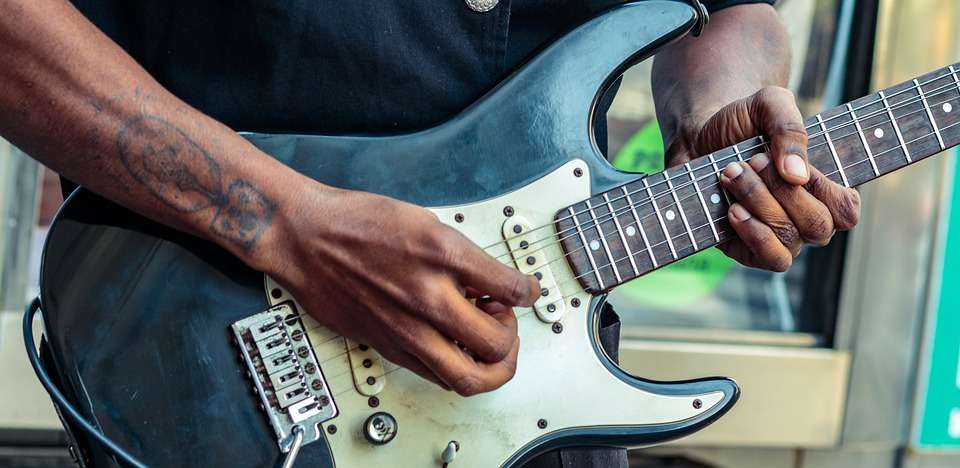 Guitar Lessons South London | 102 steely road, Seely Rd, London SW17 9QU, UK | Phone: 020 7625 6895
