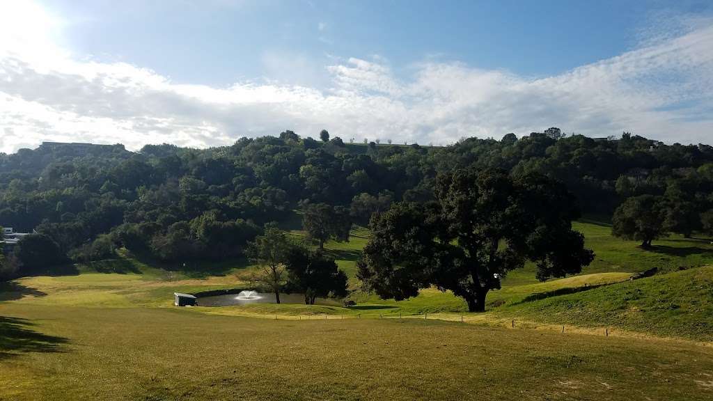 Emerald Hills Golf Course | 938 Wilmington Way, Emerald Hills, CA 94062, USA | Phone: (650) 368-7820