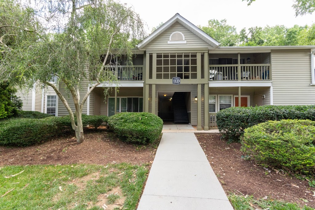 Clarion Crossing Apartments | 1141 Crab Orchard Dr, Raleigh, NC 27606, USA | Phone: (919) 647-9678