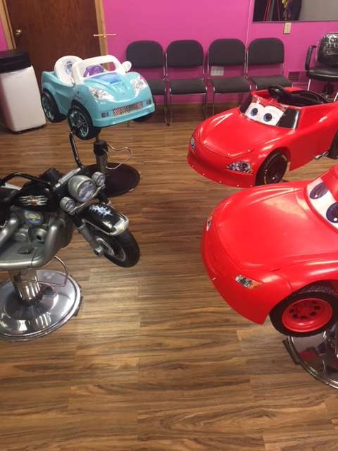 A Hair for Kids / A Adult to Kids Salon Chair Rental LLC | 14023 W Greenfield Ave, New Berlin, WI 53151, USA | Phone: (262) 289-1453