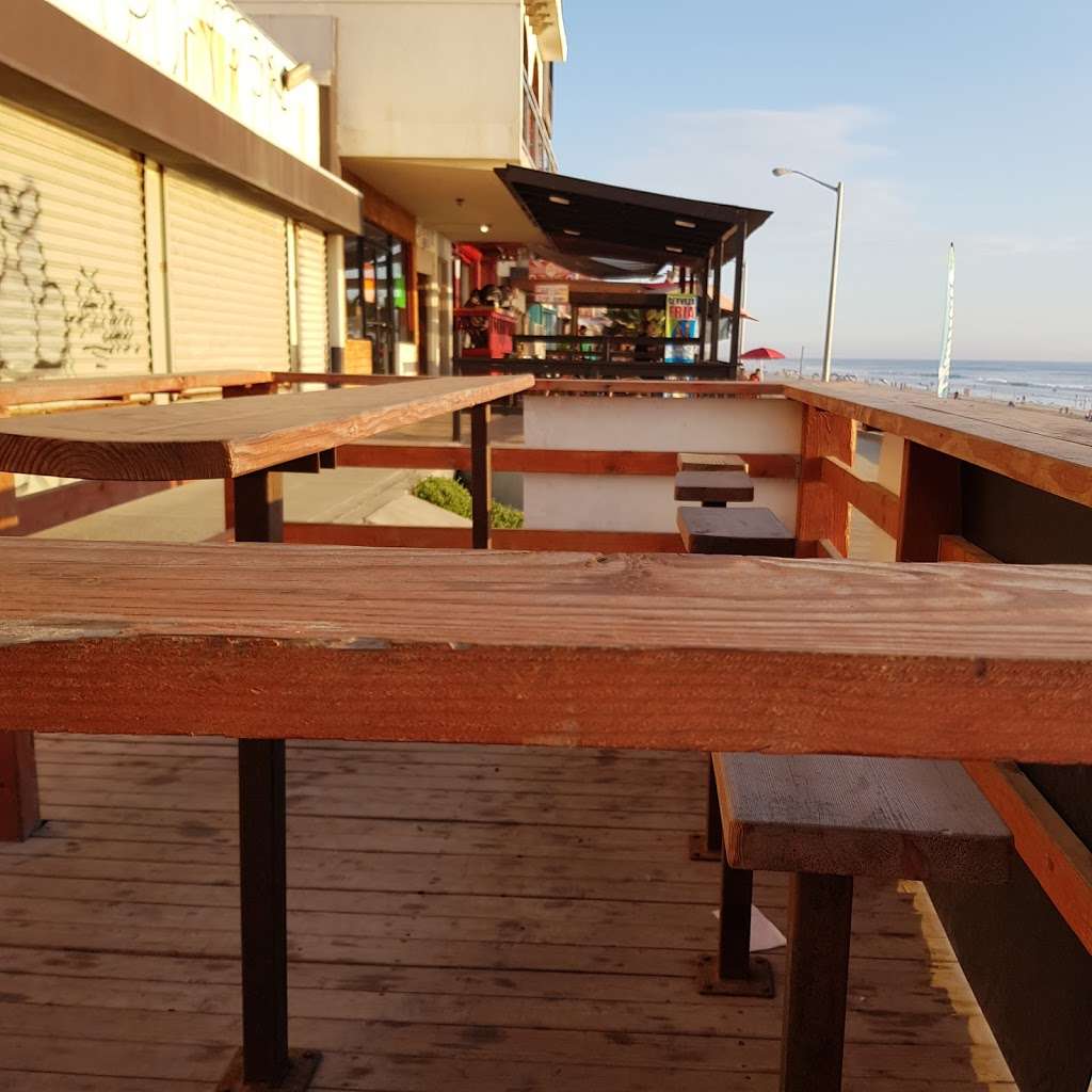 Jalapeños Malecon | Pje. Comercial A, Playas, Costa, 22504 Tijuana, B.C., Mexico | Phone: 664 695 4217