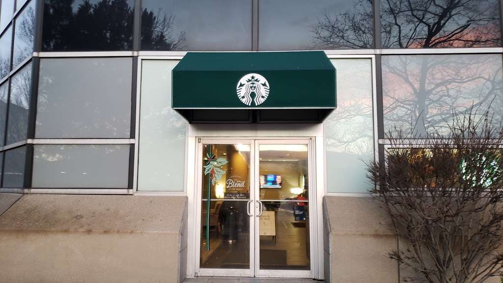 Starbucks | 2 Meadowlands Plaza, East Rutherford, NJ 07073, USA | Phone: (201) 507-2802