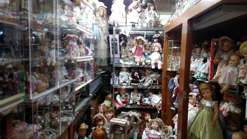 Mrs Bs Dolls Plus | 10130 Central Ave NE, Blaine, MN 55434, USA | Phone: (763) 786-6825