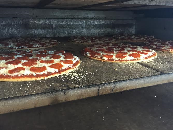 Dominions Brick Oven Pizza | 9525 N Sommerville Dr #111, Fresno, CA 93720, USA | Phone: (559) 432-2345