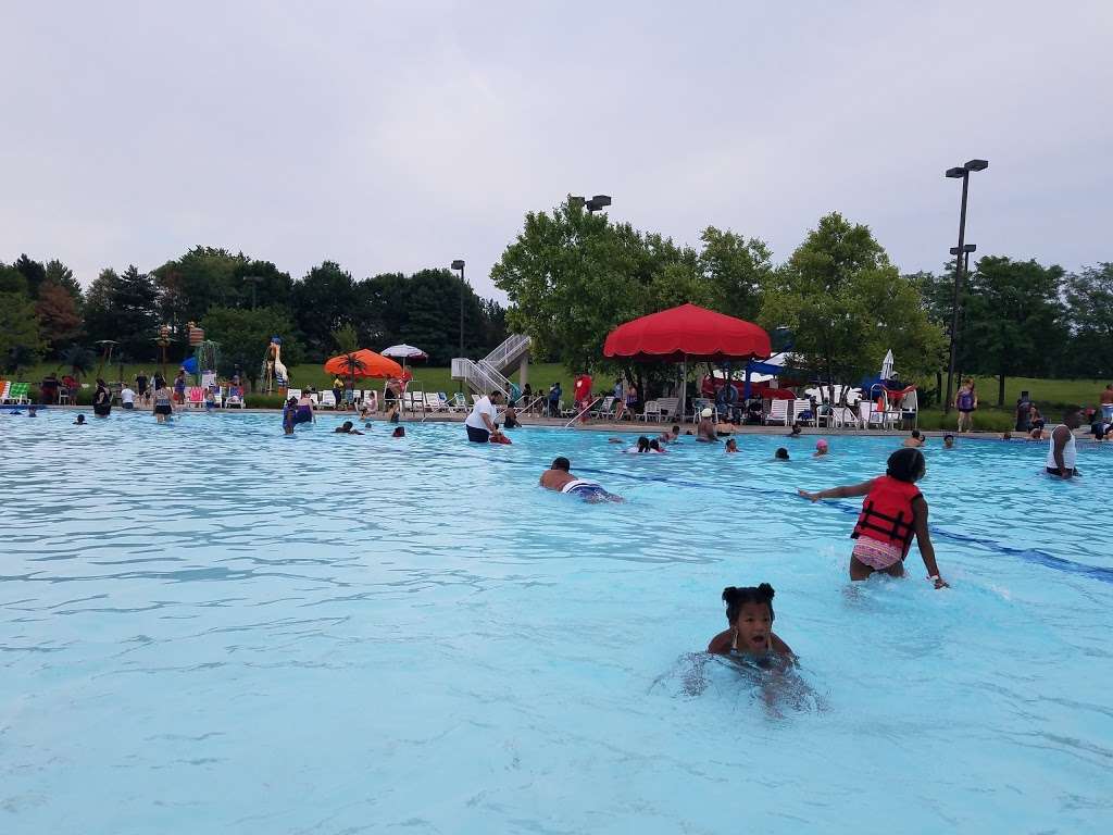 Pelican Harbor Indoor/Outdoor Aquatic Park | 5221, 200 S Lindsey Ln, Bolingbrook, IL 60440, USA | Phone: (630) 739-1777