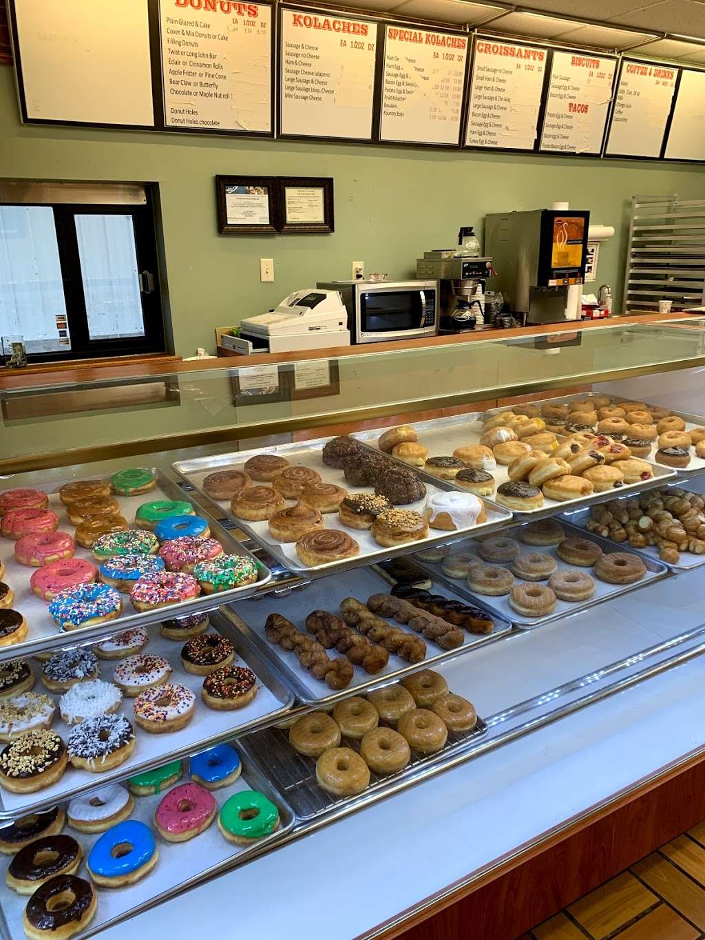 Kings Donuts | 350 Hwy 290 E, Hempstead, TX 77445, USA | Phone: (979) 921-5123