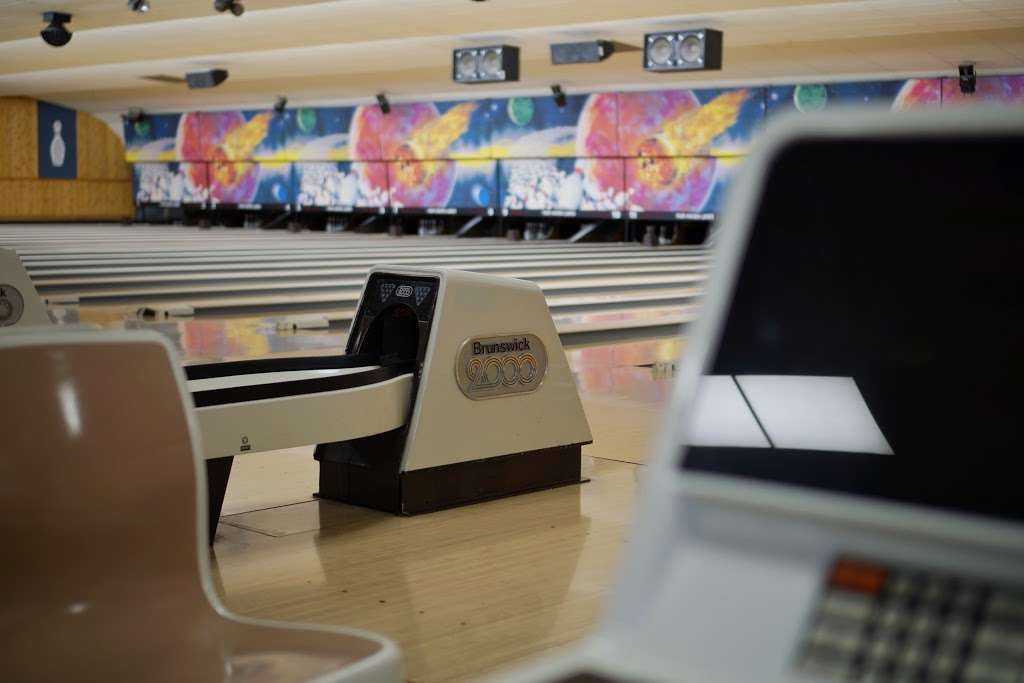 Fair Haven Lanes | 711 E Hawley St, Mundelein, IL 60060 | Phone: (847) 566-4110